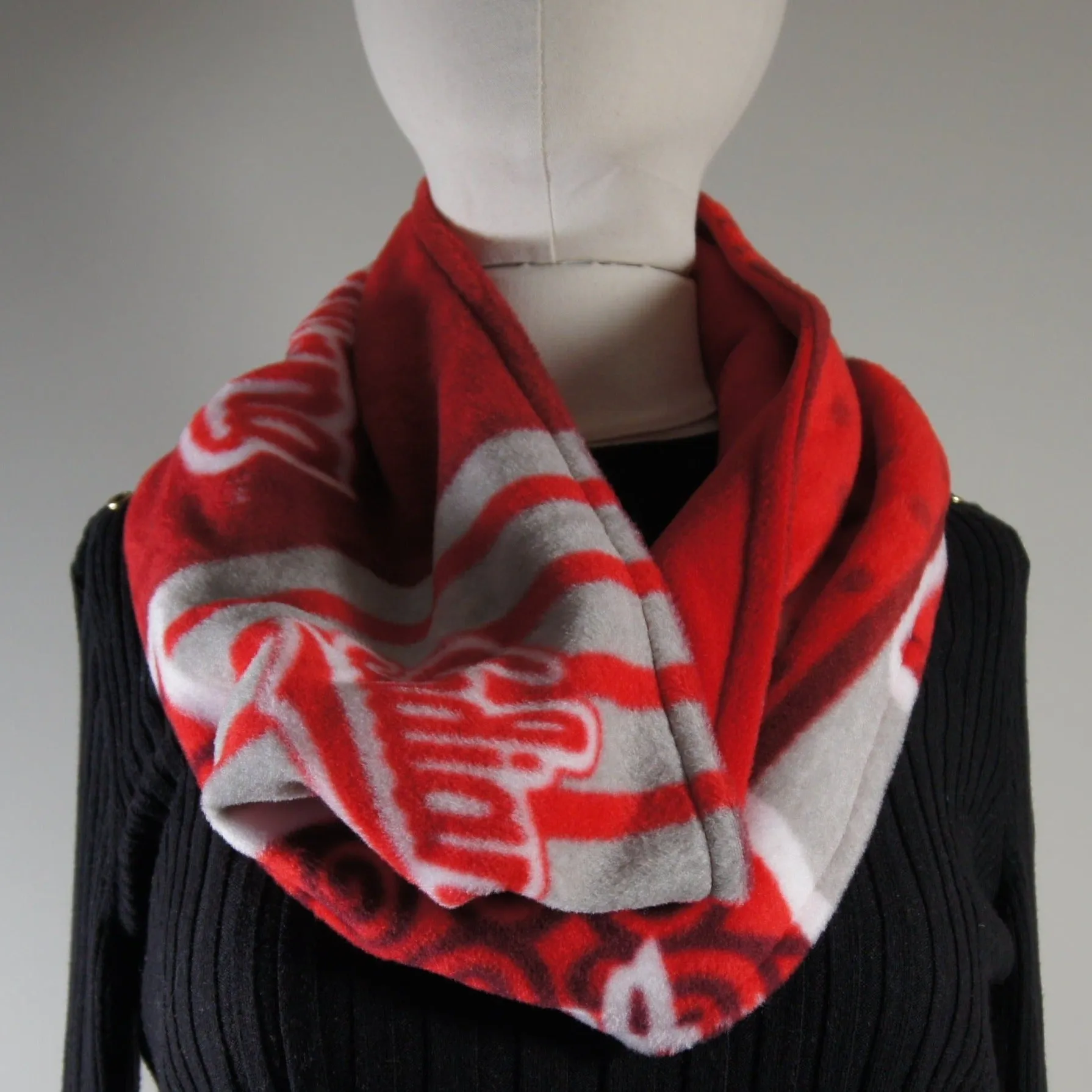 Accessories - Scarves - Cowl - NCAA - Indiana University-IU - Hoosiers