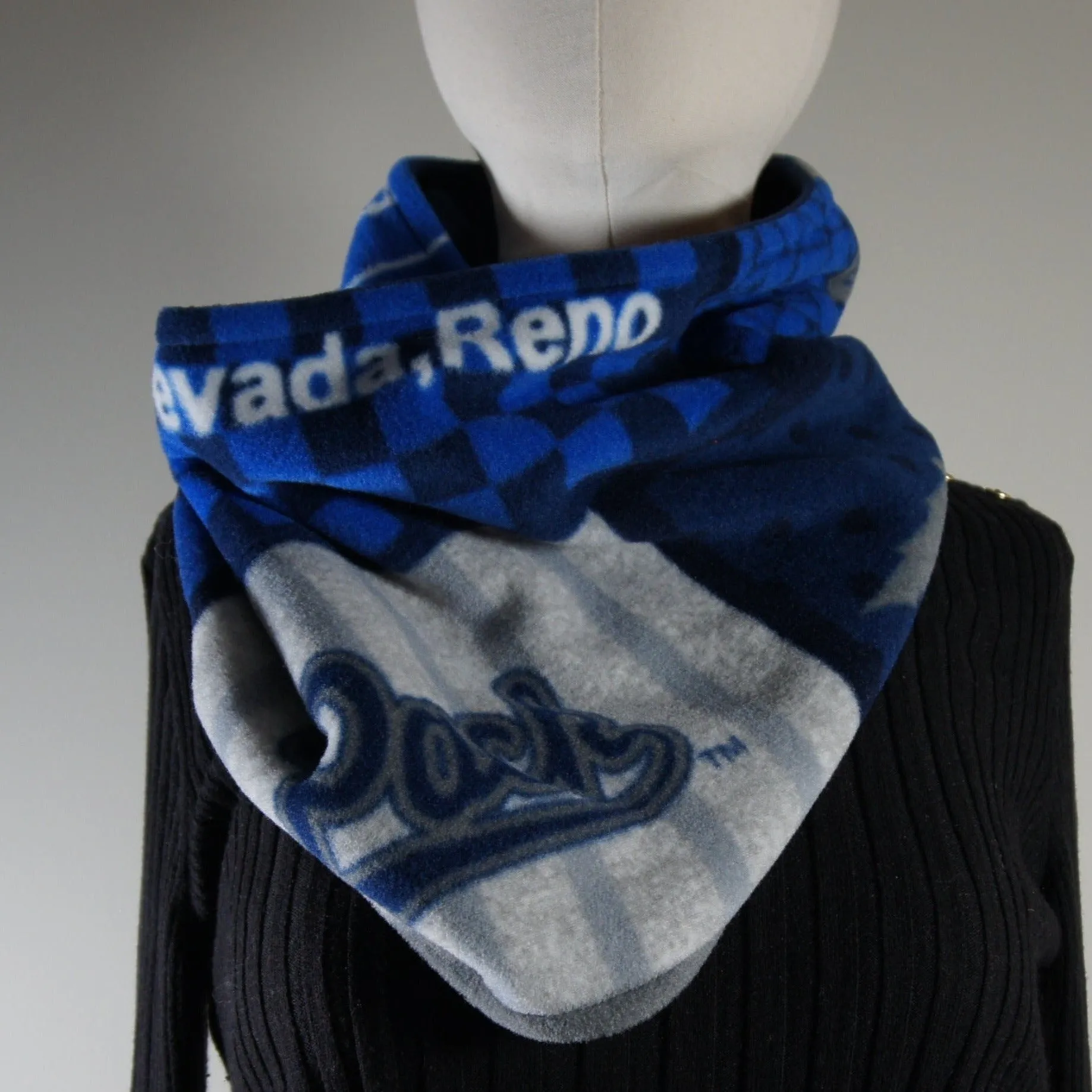 Accessories - Scarves - Cowl - NCAA - University of Nevada, Reno-UNR - Wolf Pack