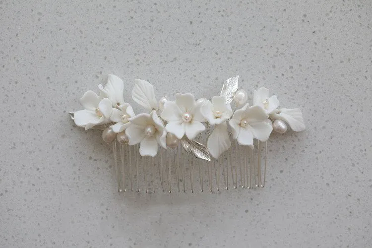 Aislyn White Ceramic Floral Pearl Hair Comb