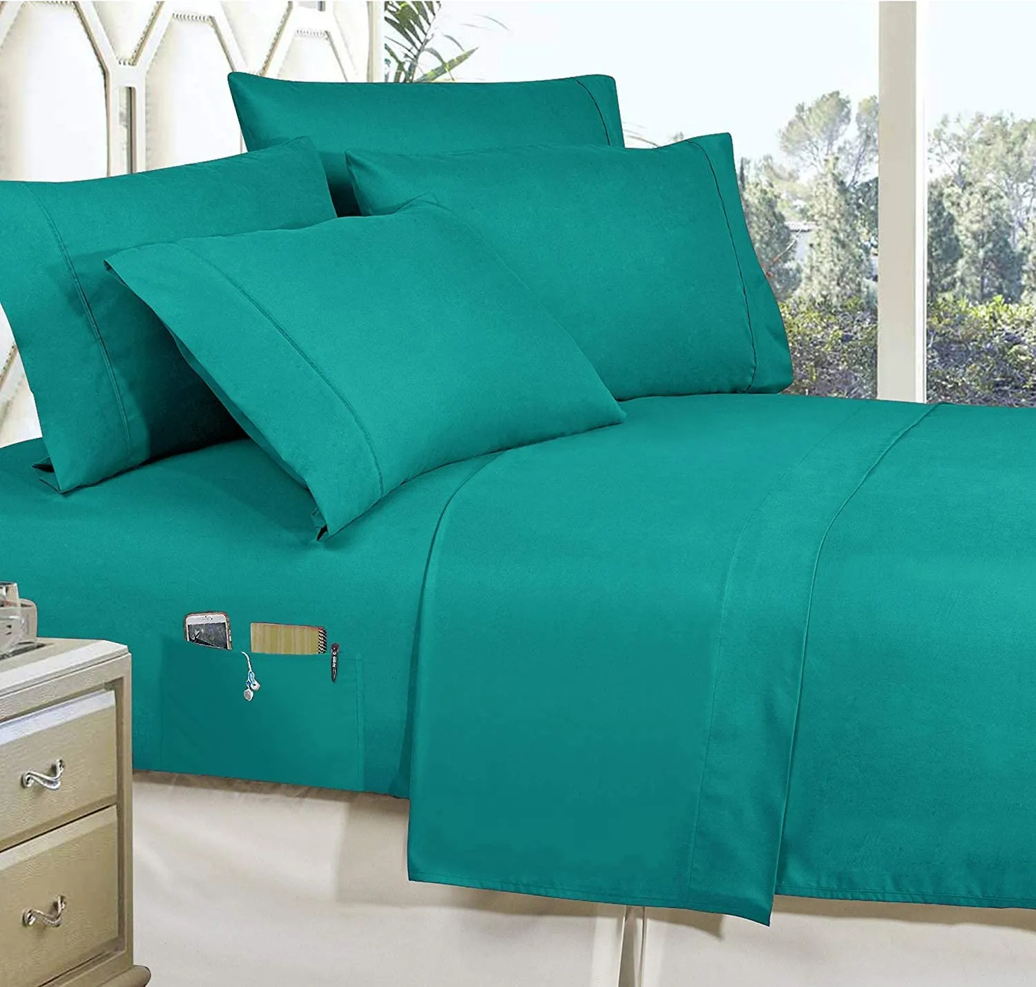 Luxury Softest Coziest 8 pcs Bed-in-a-Bag Comforter Set Silky Soft Double Sided Pockets